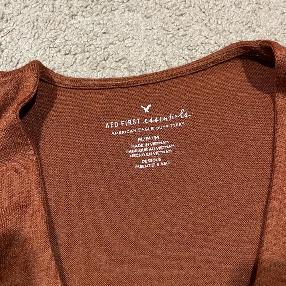 AE Crop Top - Picture 2 of 2